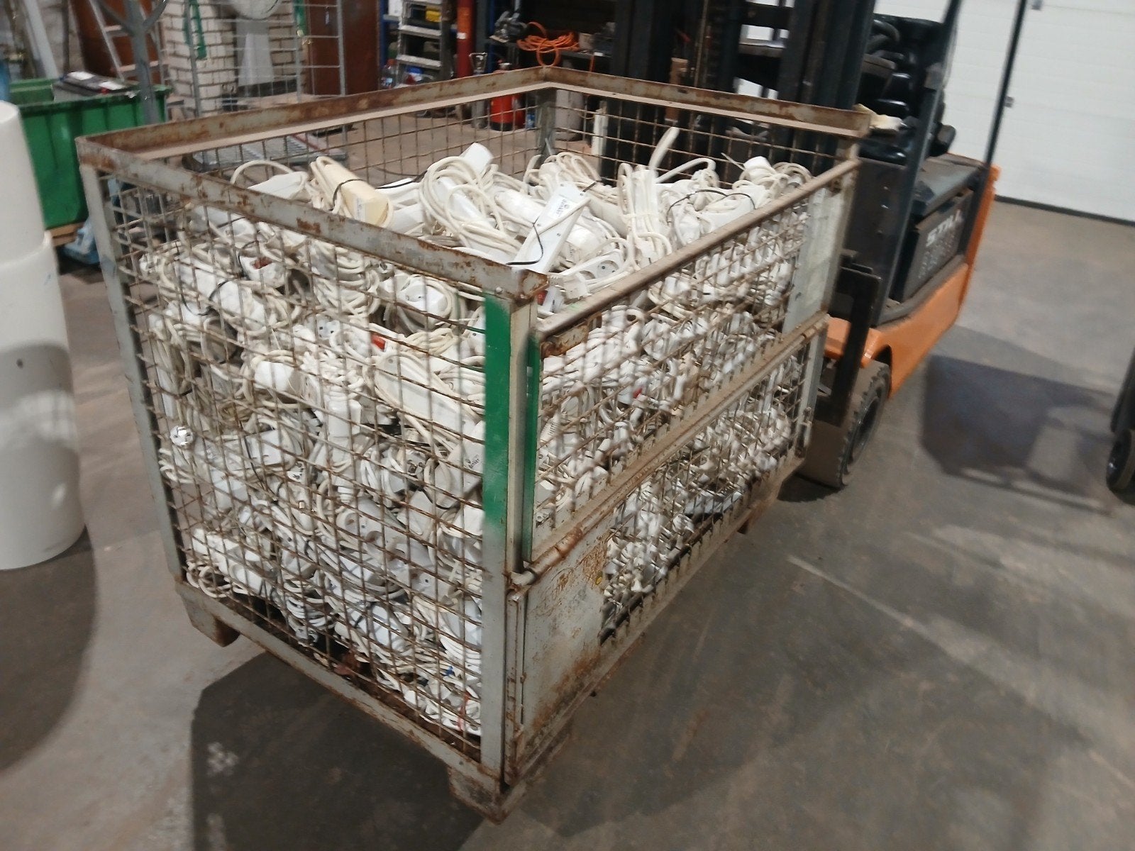 300 Stekkerdozen Tafelcontactdozen Verlengsnoeren, Doe-het-zelf en Verbouw, Gamma, Gebruikt, Postbus 100, 3830 AC Leusden (NL)