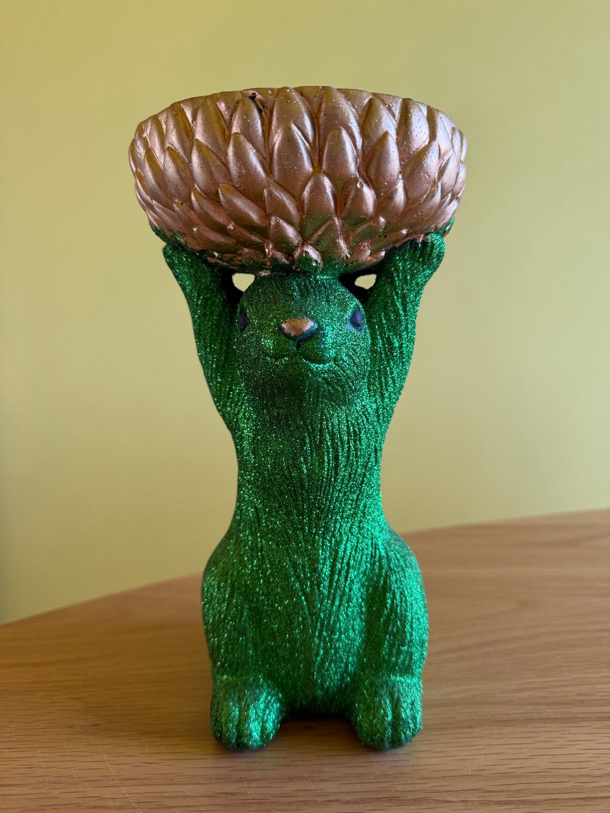 Groene Glitter Eekhoorn met Gouden Schaaltje - Decoratief, Meerkleurig, Overige materialen, Overige stijlen, Ophalen of Verzenden