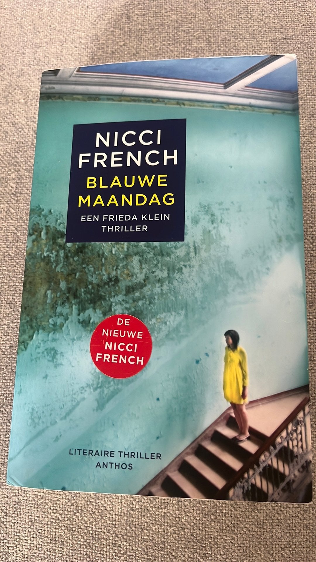 Blauwe maandag Nicci French, Ophalen of Verzenden, Gelezen, Wereld overig