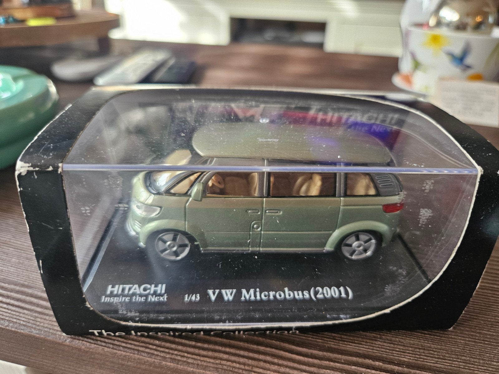 Hitachi VW Microbus (2001) modelauto 1:43, Ophalen of Verzenden, Zo goed als nieuw, Auto, Overige merken
