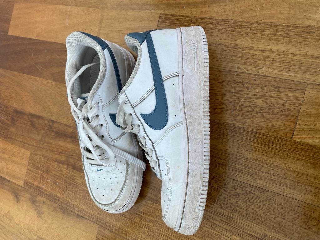 Gedragen Nike Air Force 1 Sneakers - Maat 36, Ophalen of Verzenden, Gedragen, Wit, Sneakers of Gympen