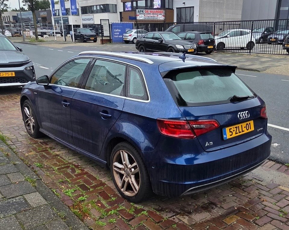 Audi A3 Sportback 1.4 TFSI Attraction g-tron GEARBOX BROKEN!, Auto's, Stof, Gebruikt, 4 cilinders, CNG (Aardgas)