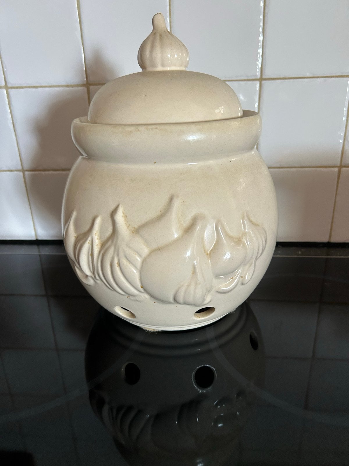 Crèmekleurige knoflookpot uienpotvan keramiek, Gebruikt, Voorraadpot, Steen/keramiek, Ophalen