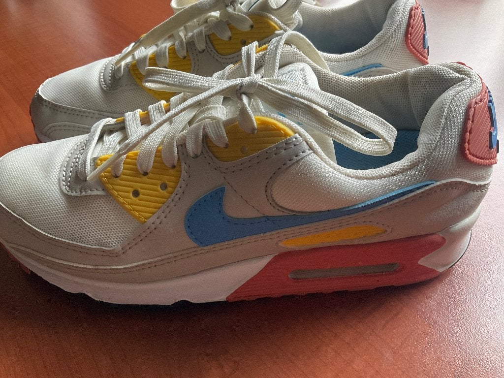 NIKE AIR MAAT 38.5, Kleding | Dames, Ophalen of Verzenden, Zo goed als nieuw, Sneakers of Gympen