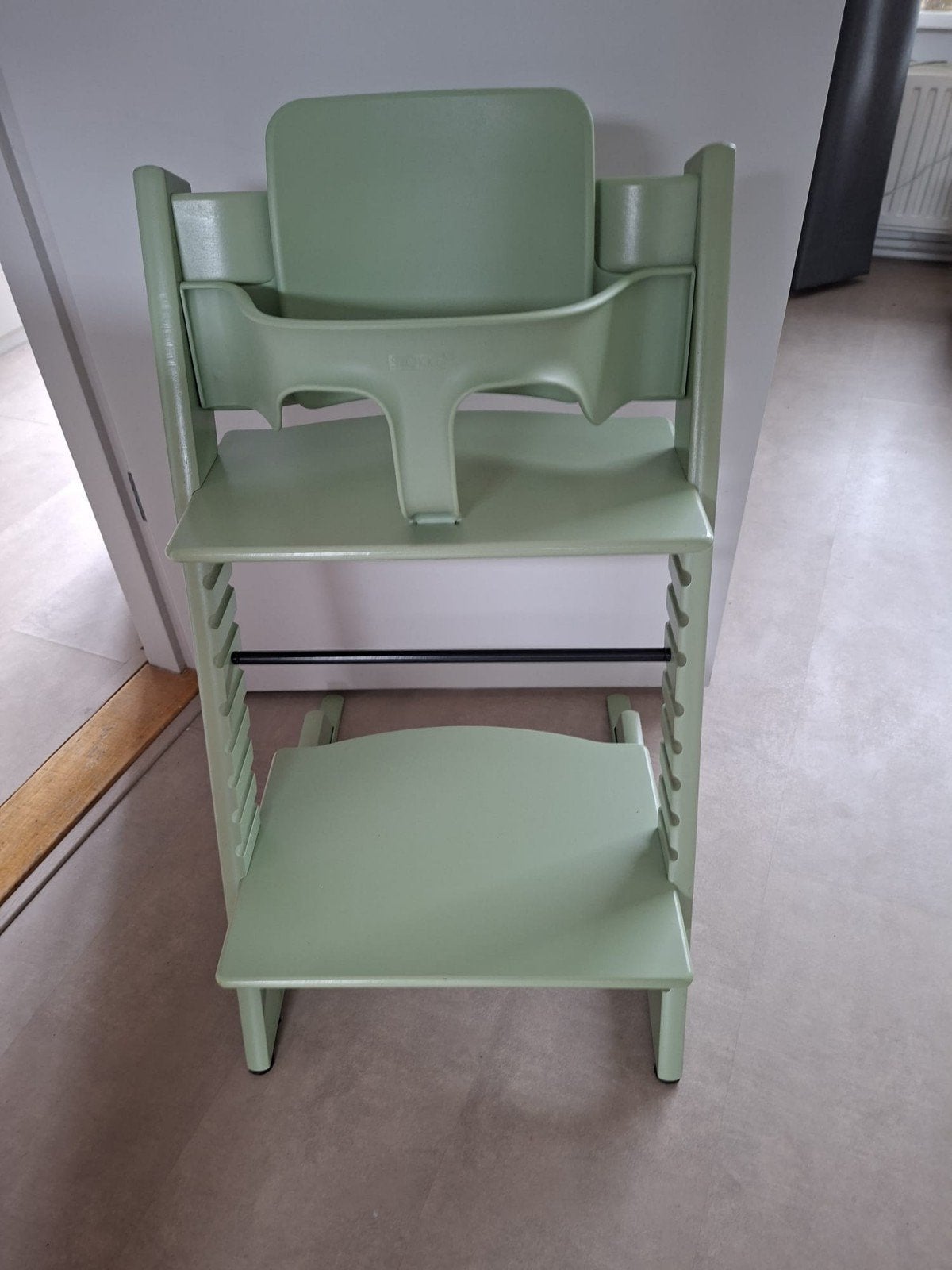 Stokke Tripp Trapp Moss Green met Babyset (2017), Kinderen en Baby's, Kinderstoelen, Ophalen, Zo goed als nieuw, Meegroeistoel