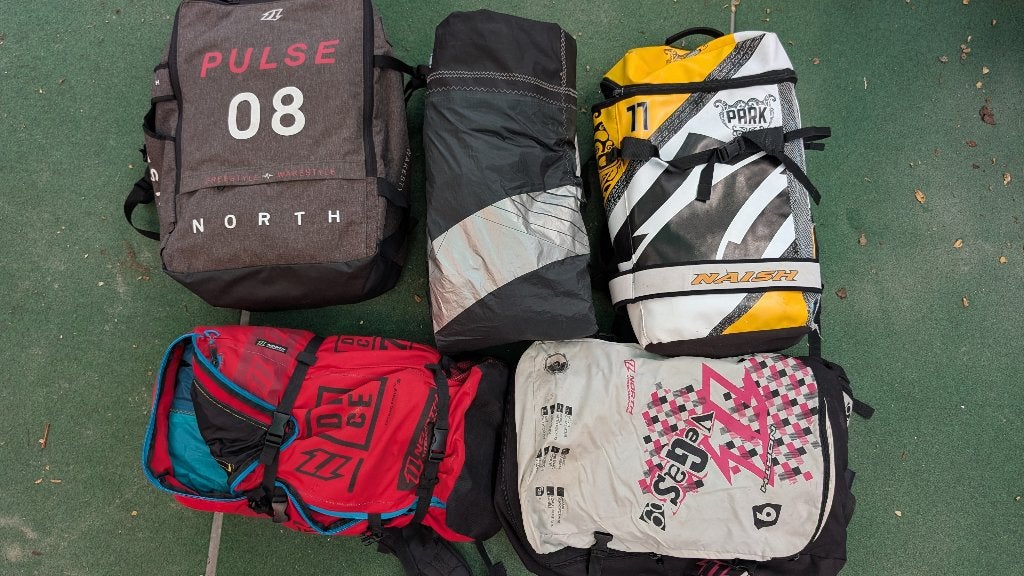 Diverse kites en barren, Watersport en Boten, Kitesurfen, Geen board, Ophalen of Verzenden, Gebruikt, 8 m²