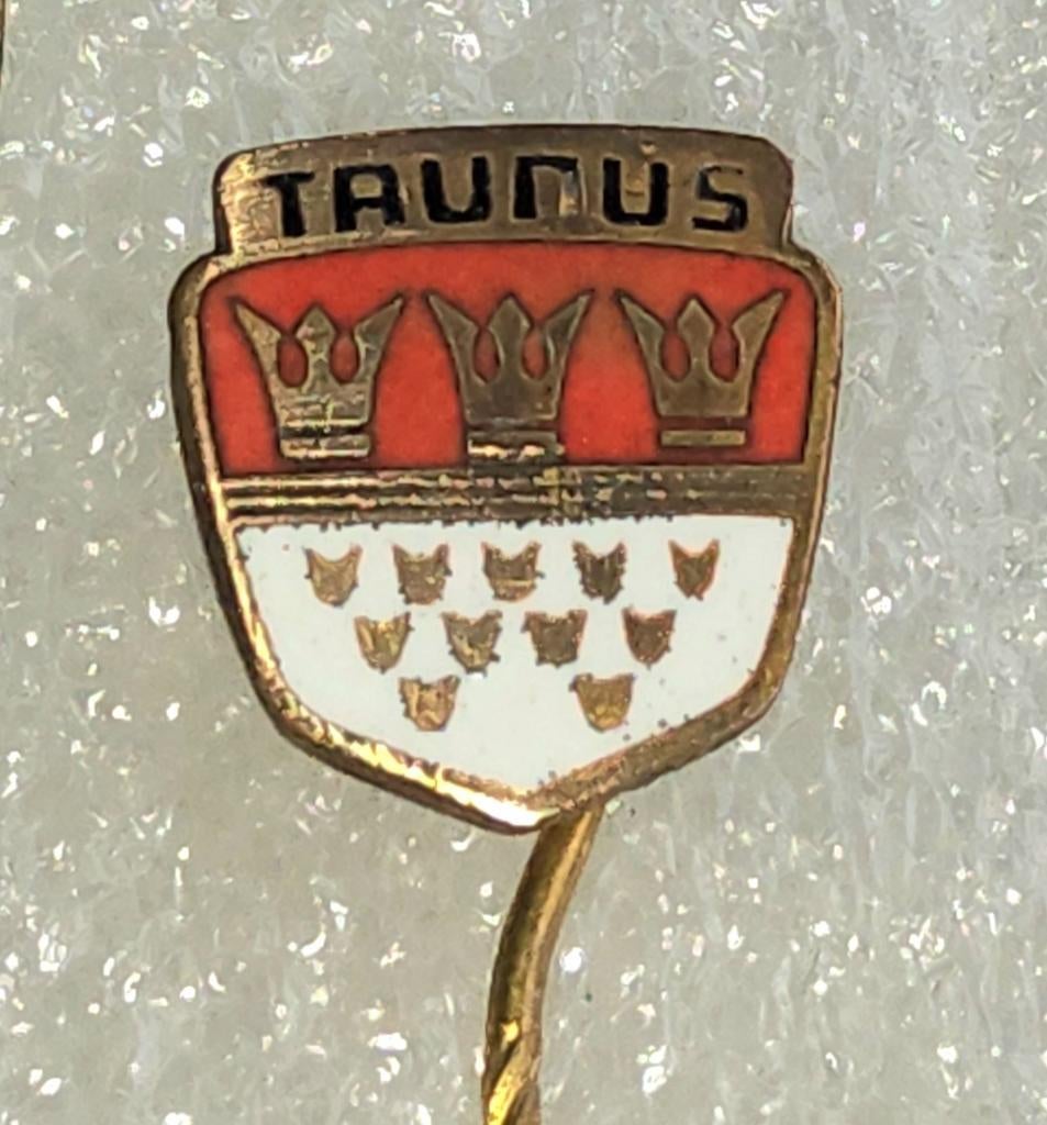 Vintage Emaille Speldje Taunus, Ophalen of Verzenden, Gebruikt, Overige onderwerpen, Speldje of Pin