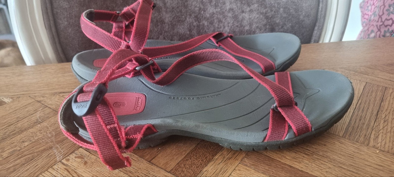 Teva sandalen - Maat 38, Kleding | Dames, Schoenen, Teva, Gedragen, Rood, Sandalen of Muiltjes
