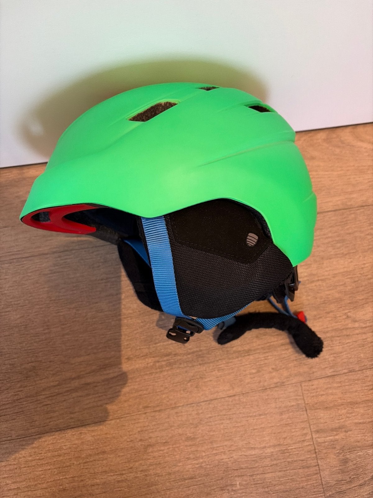Felgroene kinder skihelm - Zo goed als nieuw, Ophalen, Zo goed als nieuw