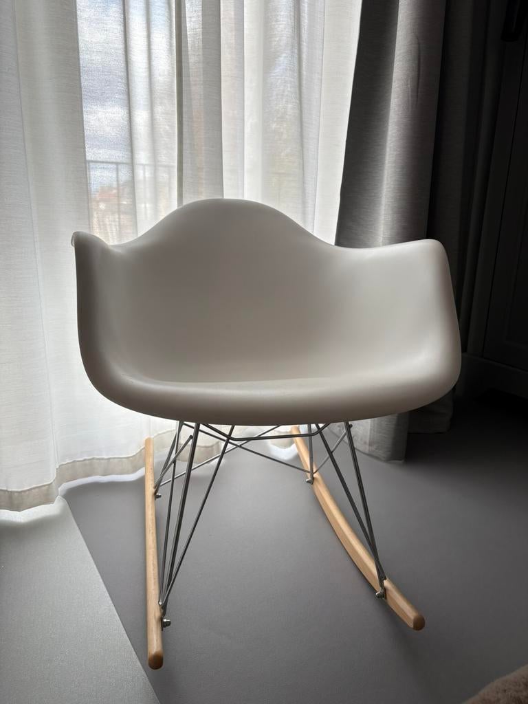 Design schommelstoel, Ophalen, Zo goed als nieuw, Wit, Eén