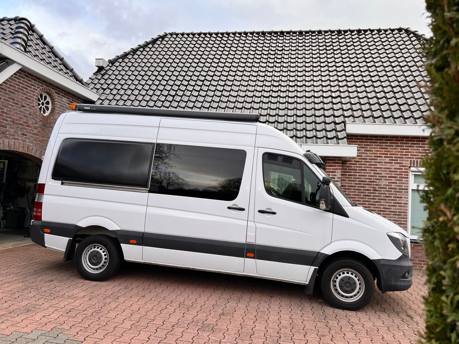 Unieke camper Bus, Caravans en Kamperen, Buscamper of Camperbus, Koelkast, Tot en met 2, Mercedes-Benz