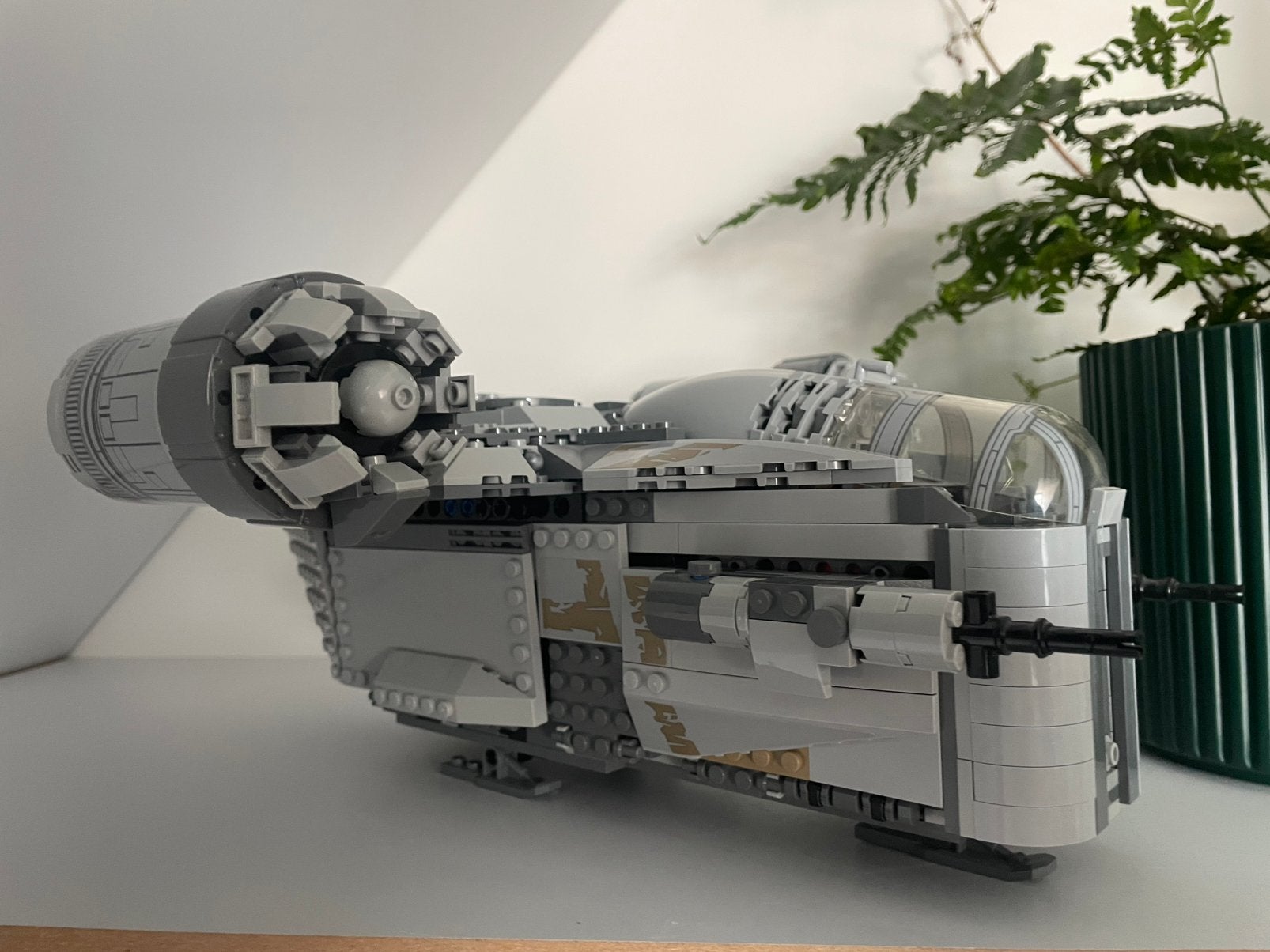 Lego 75292 the razor crest, Ophalen of Verzenden, Zo goed als nieuw, Actiefiguurtje