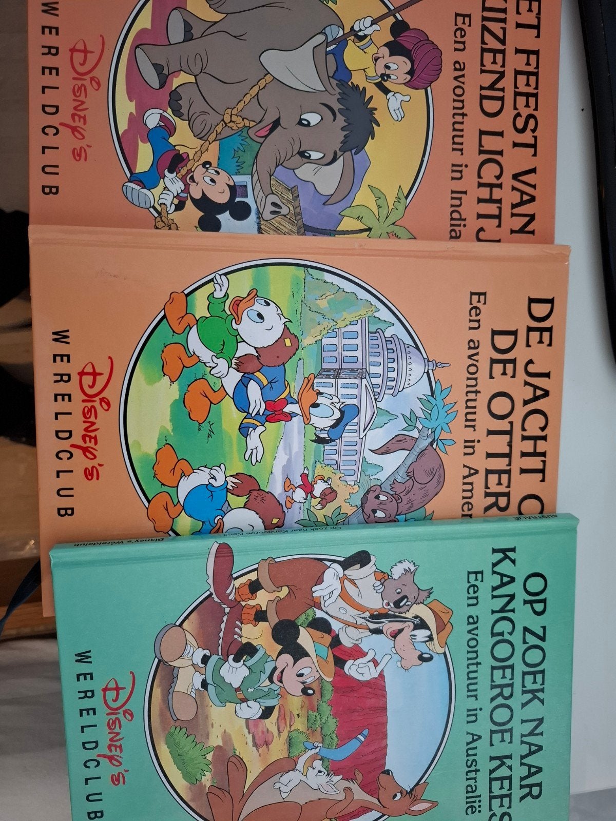 16 Disney's Wereldclub Boeken - Avonturencollectie, Boeken, Ophalen of Verzenden, Gelezen, Sprookjes