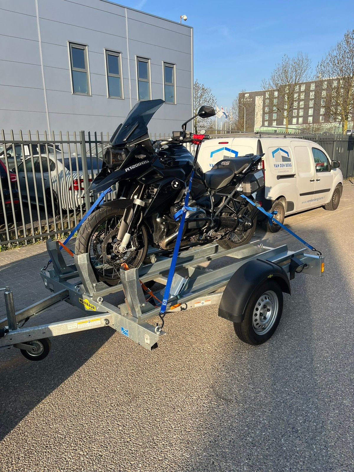 *TE HUUR* NIEUWE Humbaur motortrailer/aanhanger 3 motoren, Ophalen, Nieuw