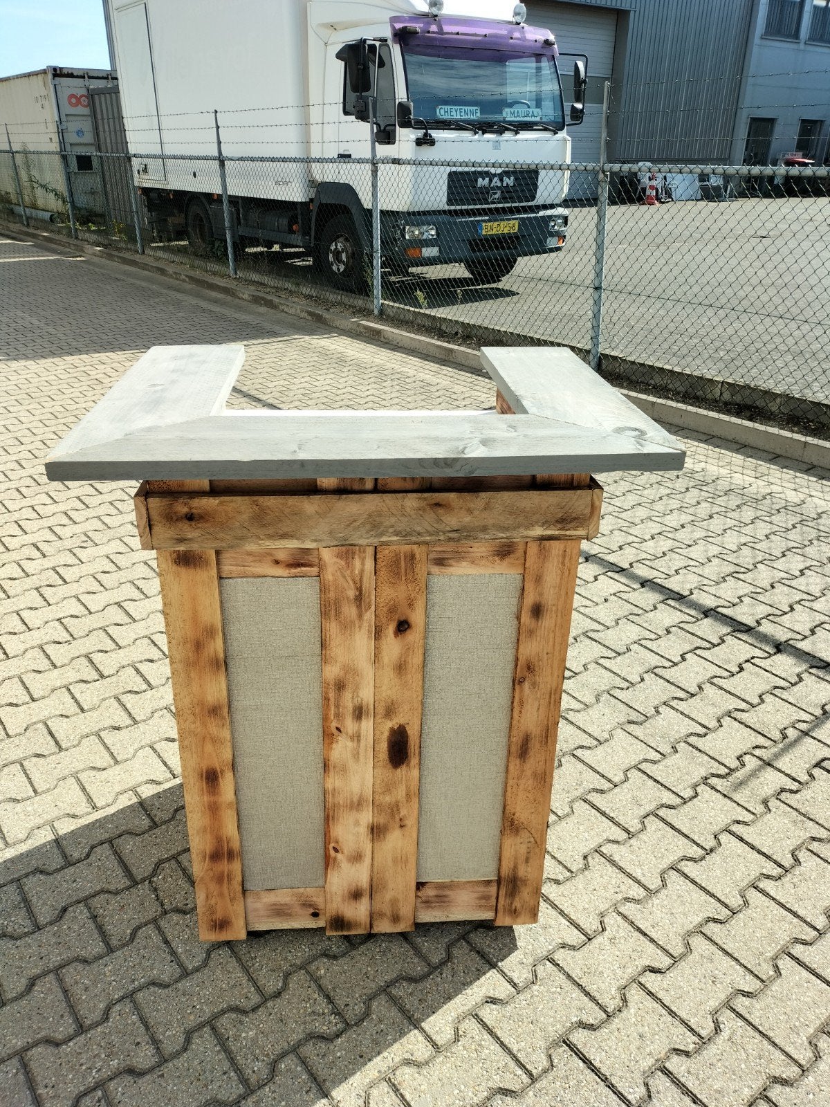 Verrijdbaar houten barretje / tuinbar / DJ booth – compact m, Ophalen
