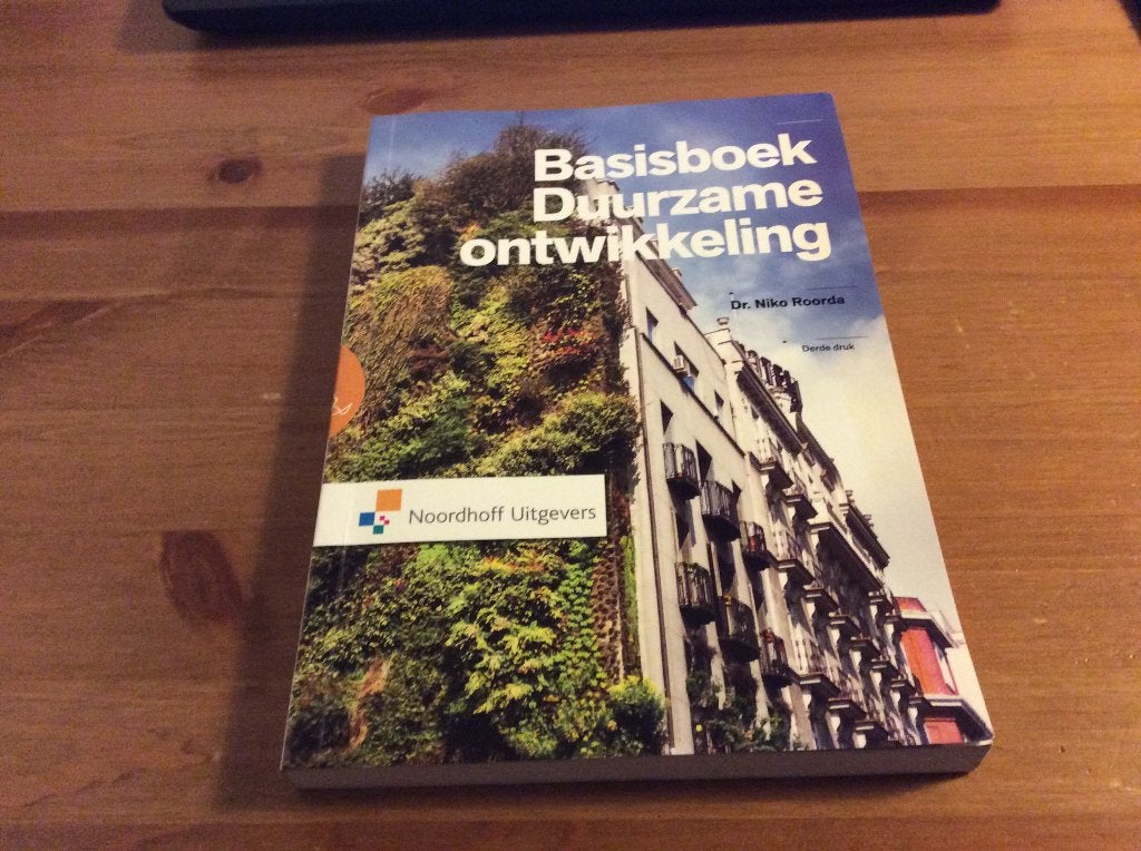 Basisboek Duurzame ontwikkeling Noordhoff uitgevers. 3e druk, Niet van toepassing, Ophalen of Verzenden, Zo goed als nieuw, Noordhoff Uitgevers