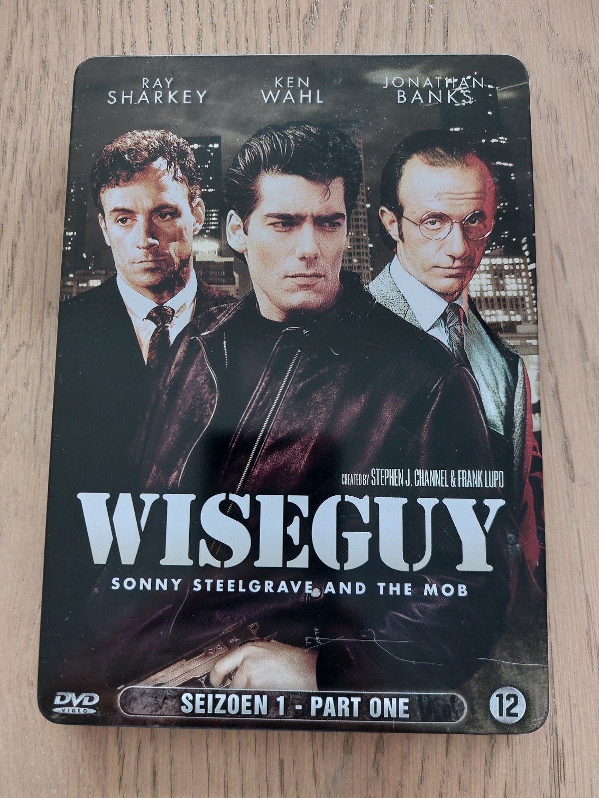 Wiseguy - Seizoen 1 Deel 1 (DVD) - Metal case, Vanaf 12 jaar, Ophalen, Zo goed als nieuw, Maffia en Misdaad