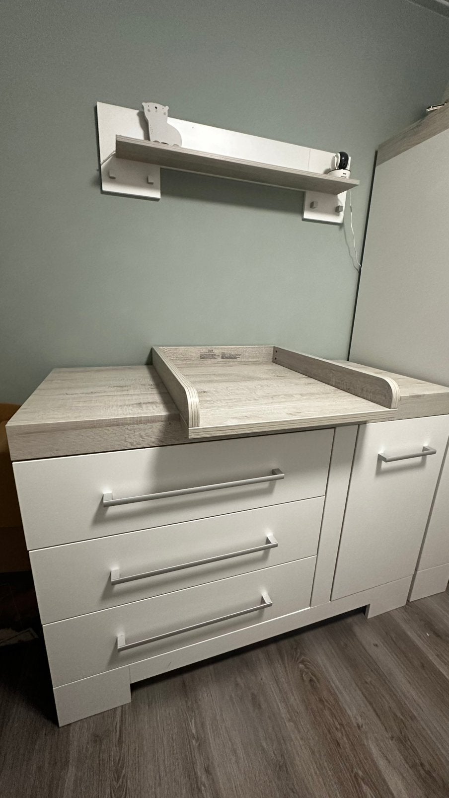 Commode met bladverkleiner en plankje, Ophalen, Zo goed als nieuw, Jongetje of Meisje