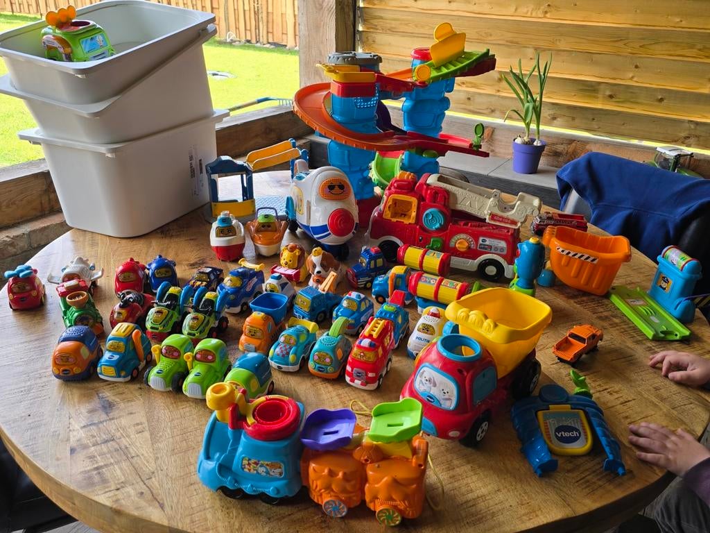 Grote partij VTech voertuigen met garage, Ophalen, Gebruikt