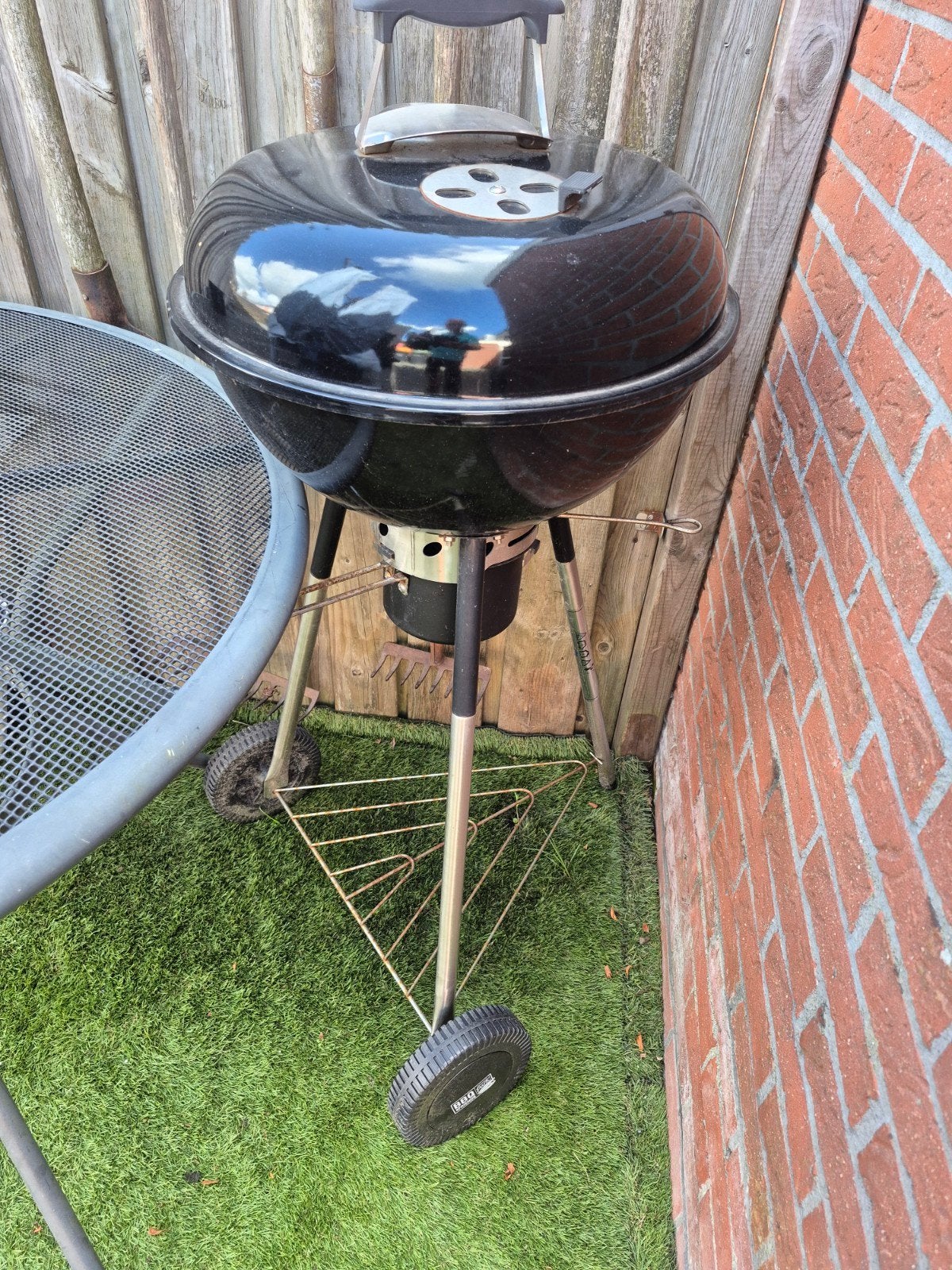 Gebruikte Barbecue met wielen, Ophalen, Gebruikt
