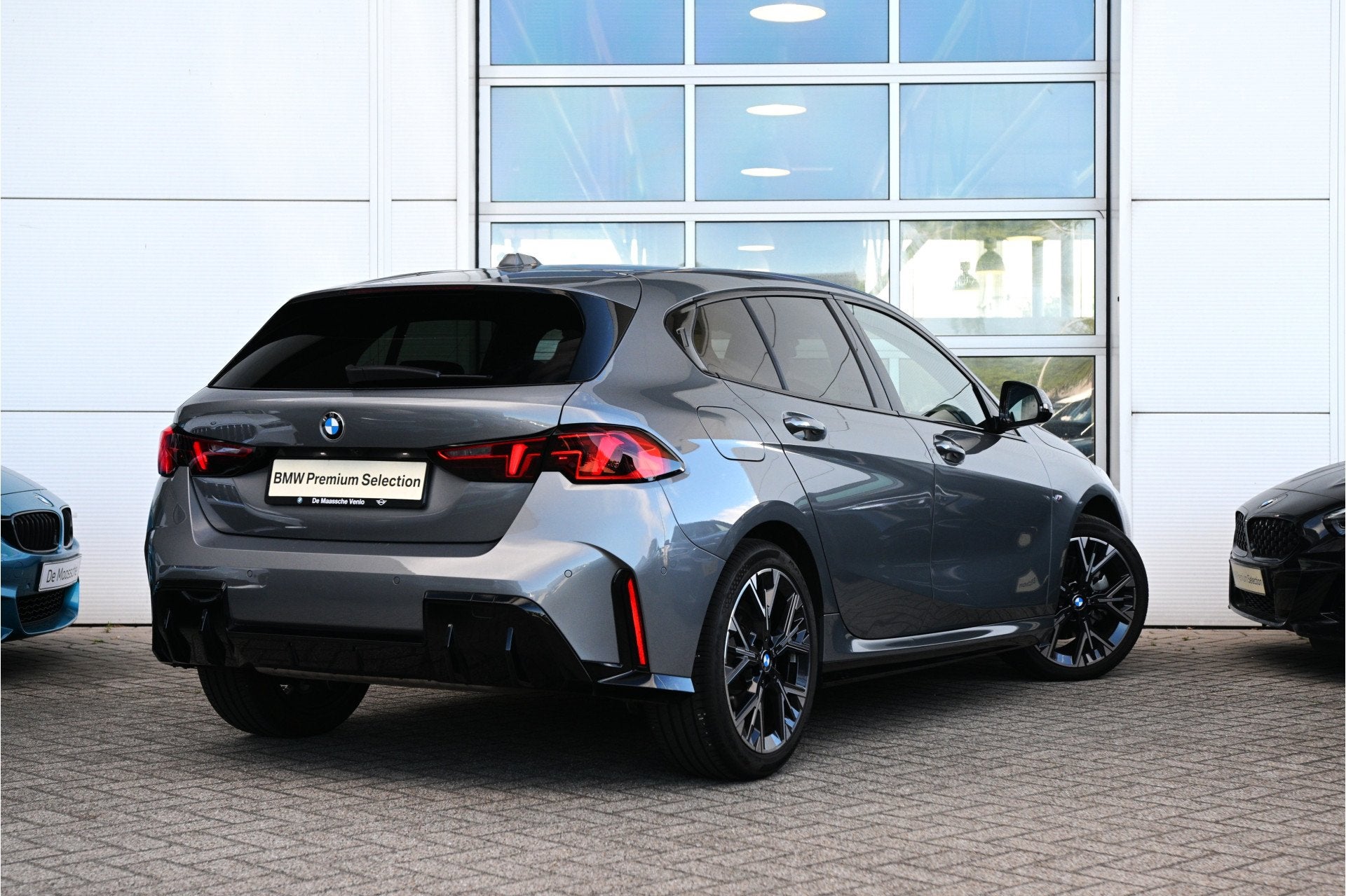BMW 1 Serie 120 M Sport Automaat / Sportstoelen / M Adaptief, Auto's, Gebruikt, 156 pk, Met garantie (alle), Origineel Nederlands