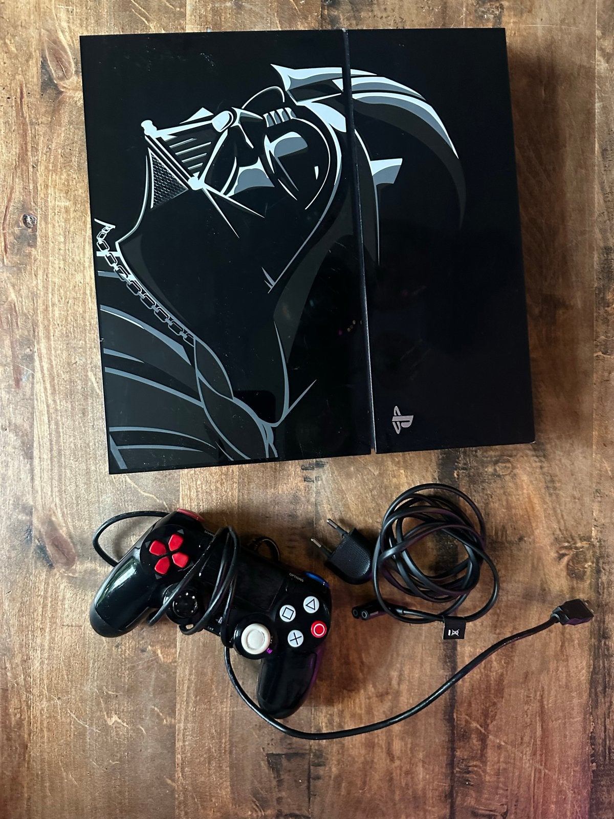 PlayStation 4 Darth Vader Limited Edition met 2 controllers, Spelcomputers en Games, Spelcomputers | Sony PlayStation 4, Ophalen