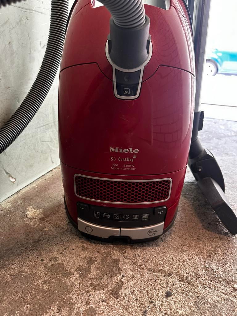 Miele C3 S8 Cat&Dog (2200Watt), Witgoed en Apparatuur, Stofzuigers, Stofzak, Stofzuiger, Ophalen of Verzenden, Zo goed als nieuw