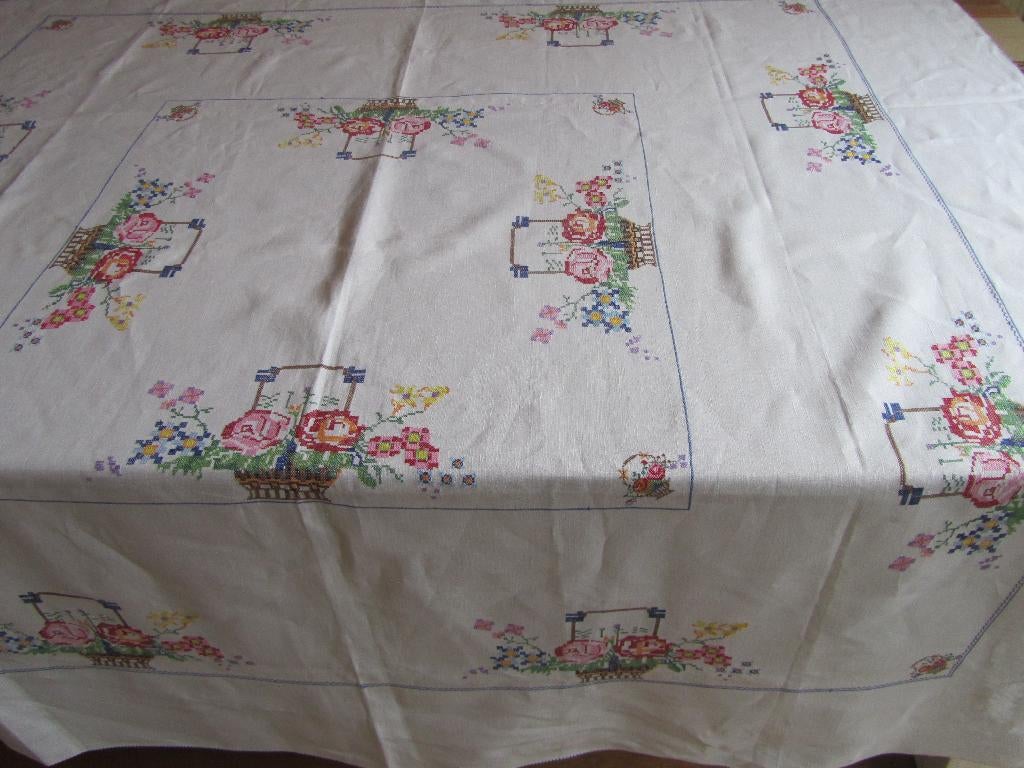 Hand geborduurd tafelkleed met rozen & servetten vierkant, Verzenden