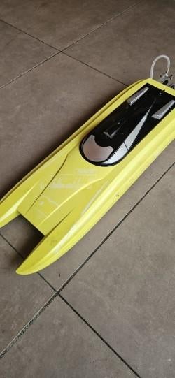 snelle rc speedboot, Ophalen of Verzenden, Zo goed als nieuw, Groter dan 1:32, Overige merken