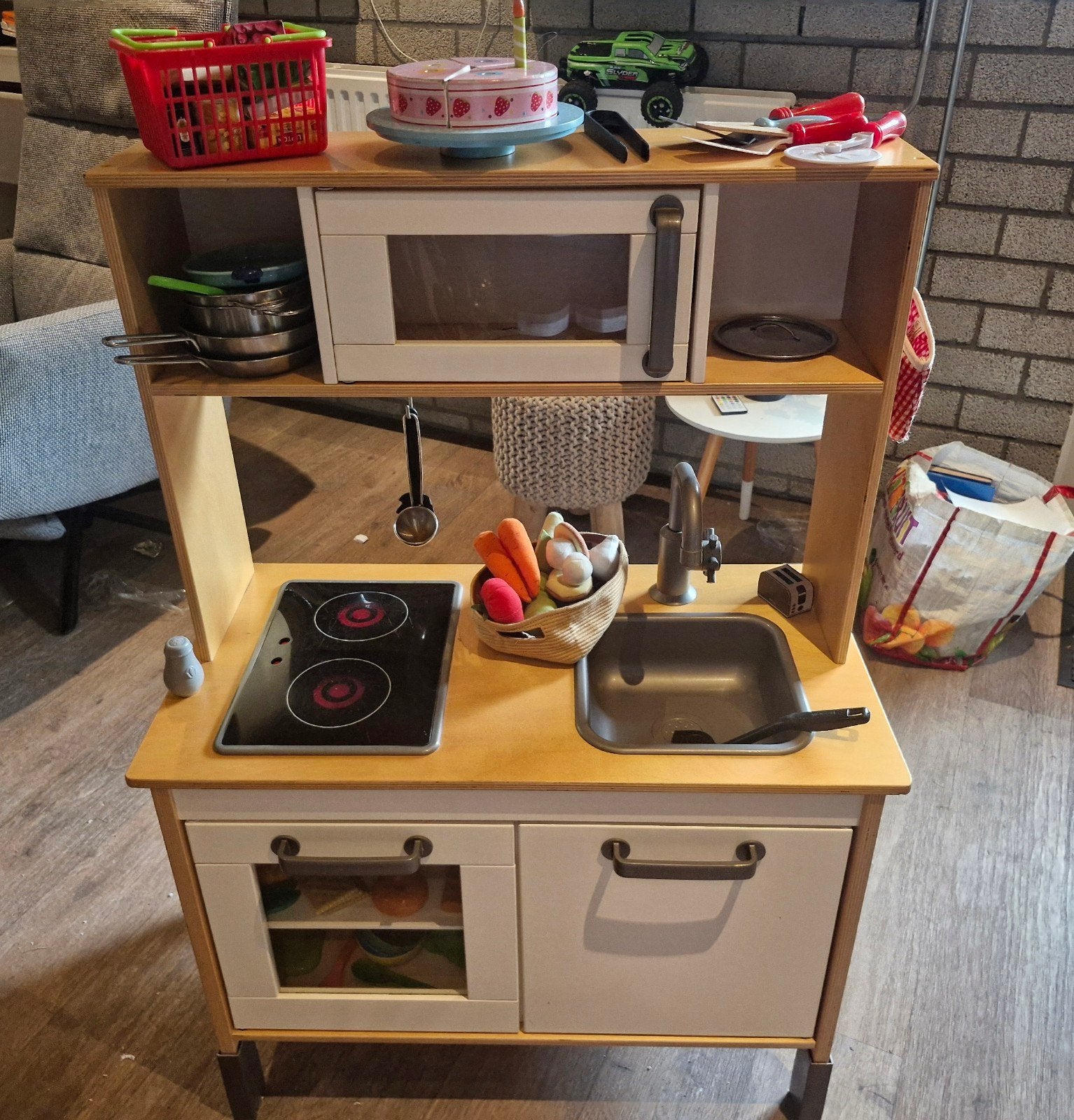 Houten speelkeuken met accessoires en speelgoedeten, Ophalen of Verzenden, Gebruikt, Jongen of Meisje
