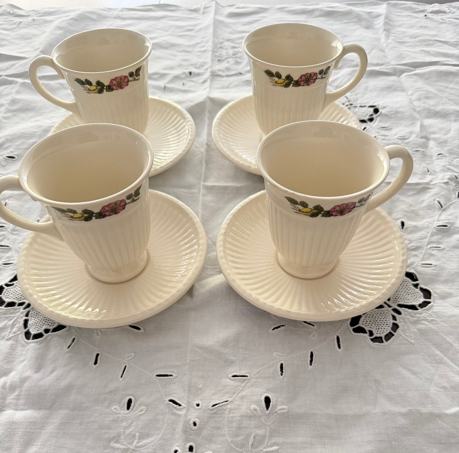 Set van 4 Wedgwood Etruria Barlaston kop en schotels, Ophalen of Verzenden