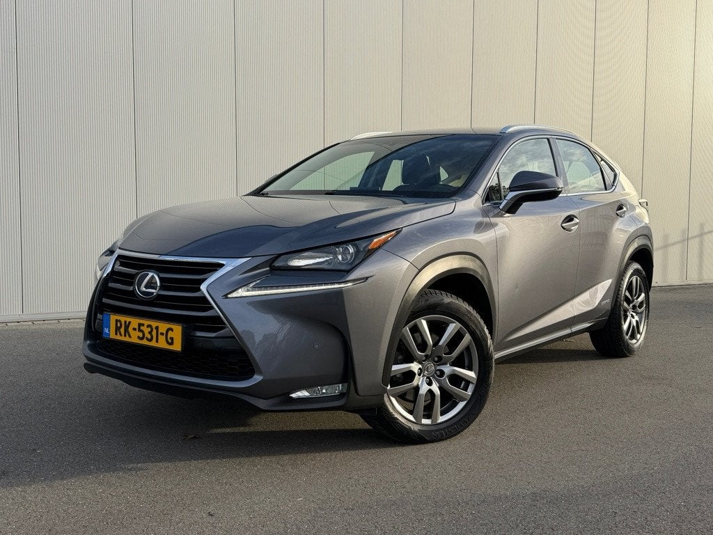 Lexus NX 300h AWD Luxury Line, Auto's, Automaat, Gebruikt, Euro 6, 1760 kg