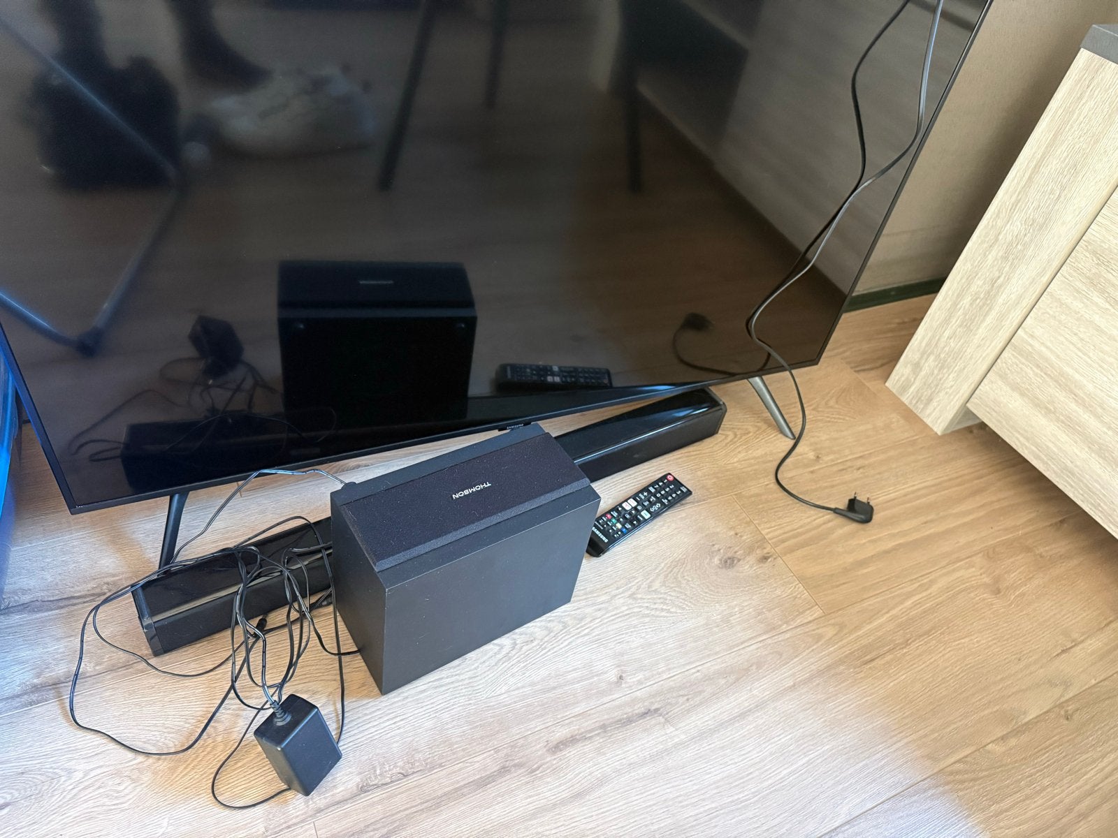Samsung TV (2020) met Thomson Soundbar en Subwoofer, Ophalen, 50 Hz, Samsung, 100 cm of meer