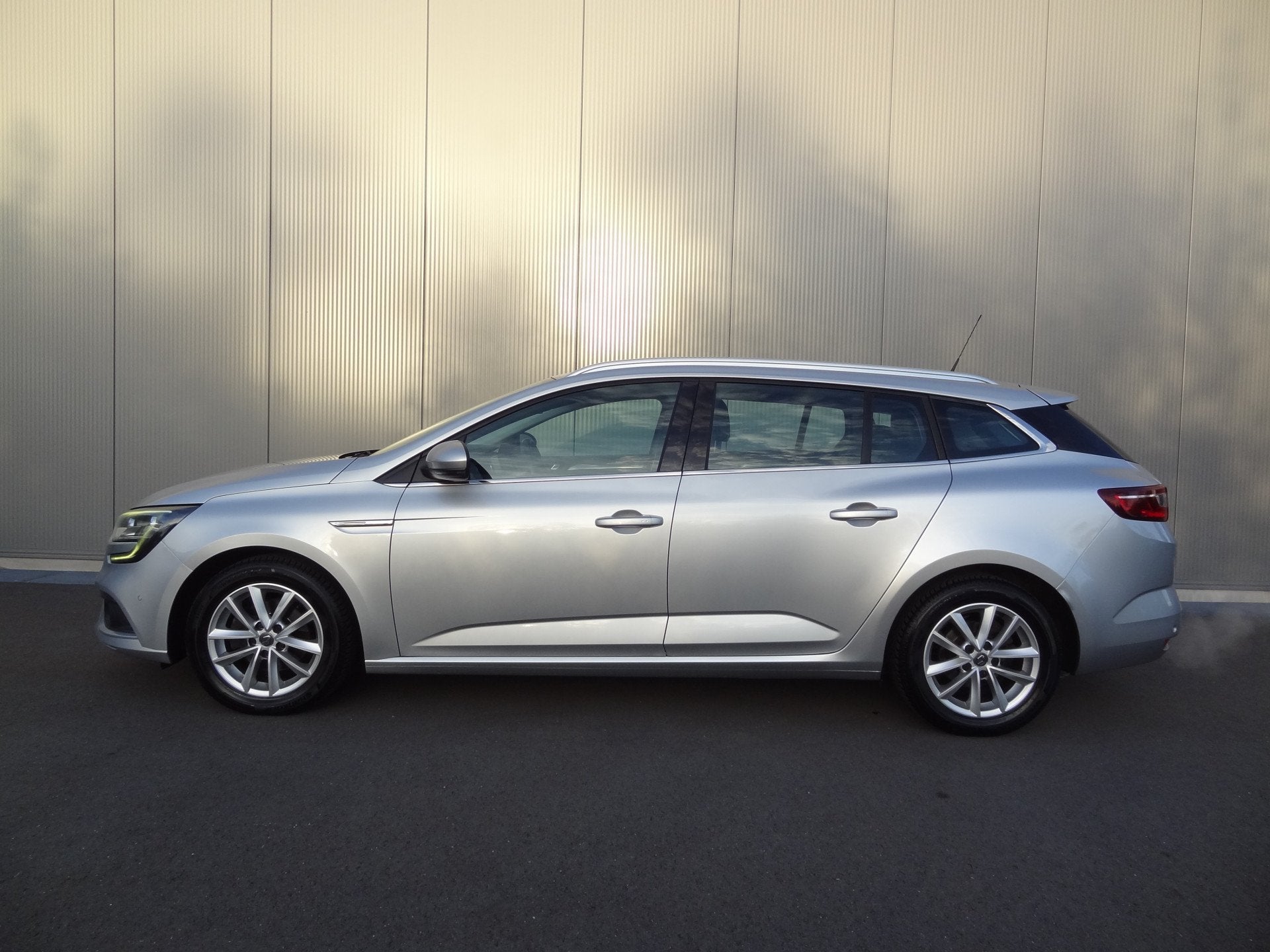 Renault Mégane Estate 1.2 TCe Zen | CAMERA | NAVI | CLIMATE, Stof, Gebruikt, 4 cilinders, 1198 cc
