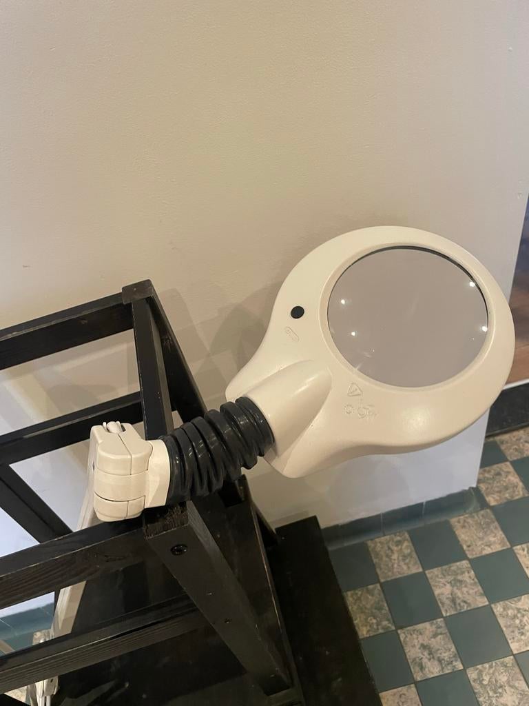 Luxo loupelamp met tafelklem, Hobby en Vrije tijd, Vergrootglazen, Loepen en Loeplampen, Ophalen of Verzenden, Zo goed als nieuw