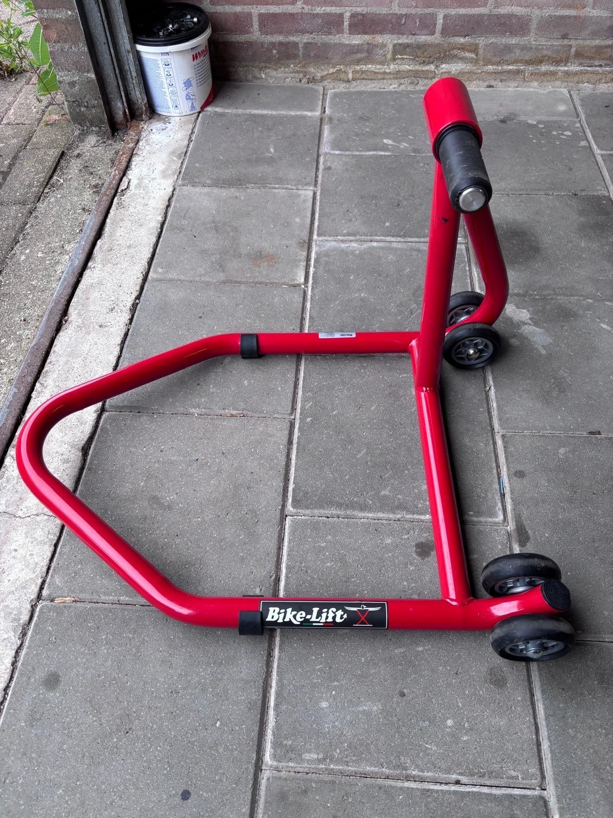 Paddockstand voor Ducati met enkelzijdige achterbrug, Ophalen, Nieuw