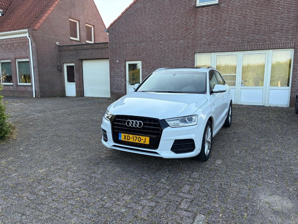 Audi Q3 2.0 2016 Quattro pro s-line sport keyless pano, Automaat, 1984 cc, 4 stoelen, Wit