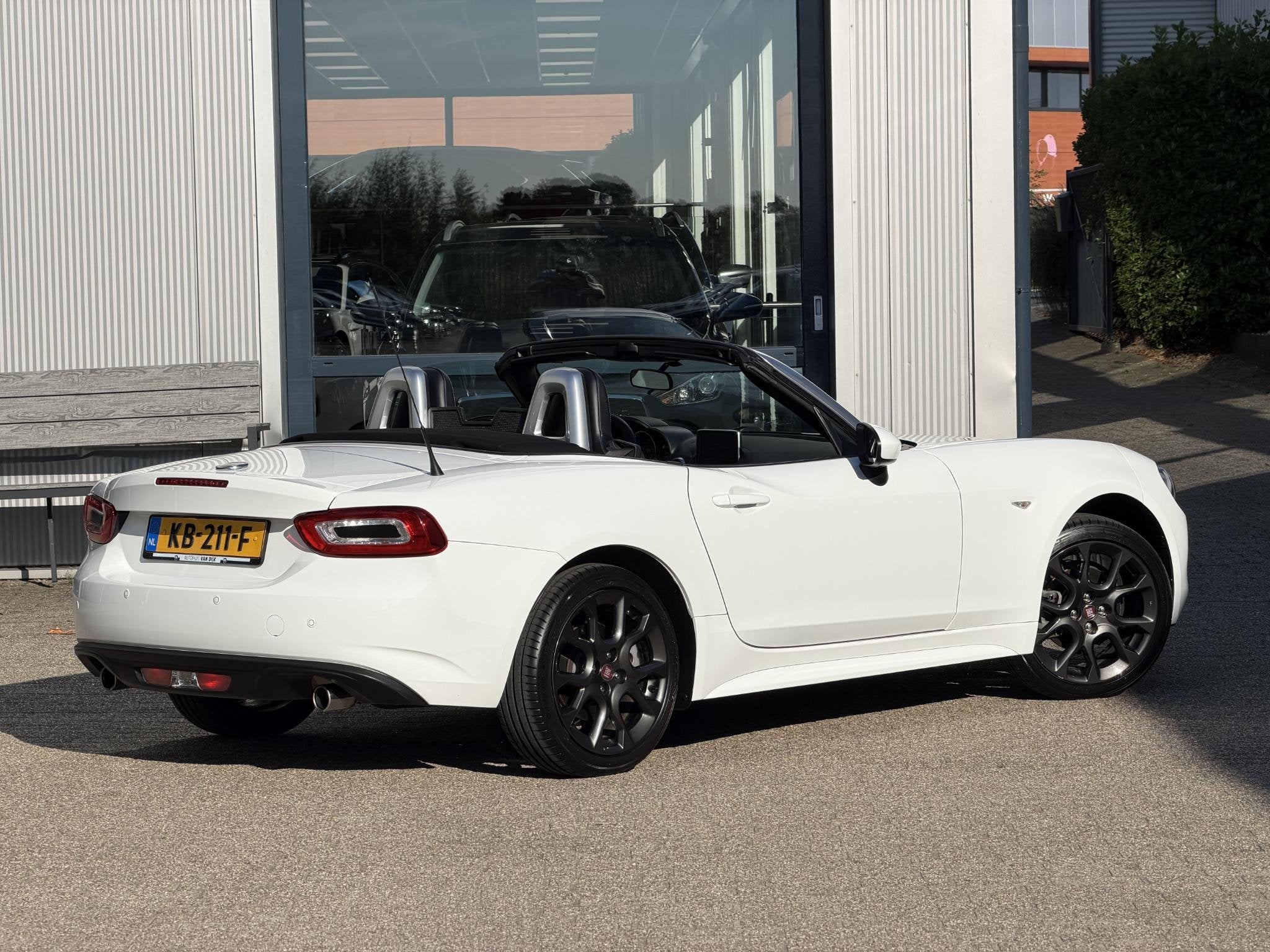 Fiat 124 Spider 1.4 MultiAir Turbo Lusso | NL-Auto/Bi LED Ko, 1025 kg, Achterwielaandrijving, Euro 6, 4 cilinders