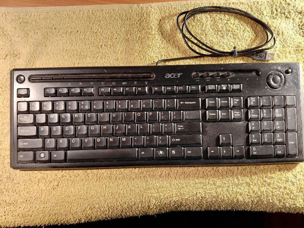 Te koop  Verschillende MultiMedia PC Toetsenborden., Ophalen, Zo goed als nieuw, Onbekend, Diverse