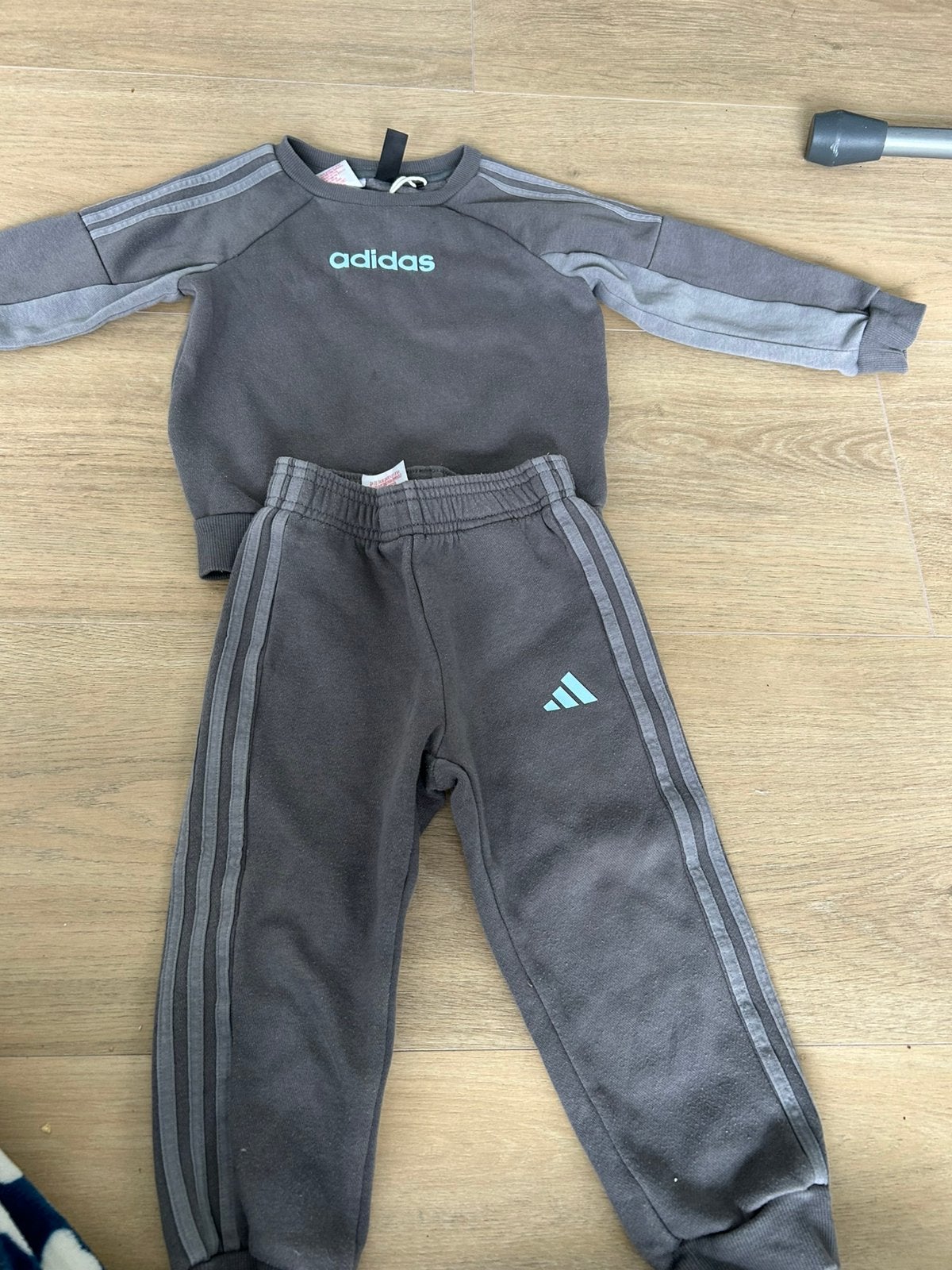 Adidas pak maat 92, Ophalen of Verzenden, Zo goed als nieuw, Jongen of Meisje