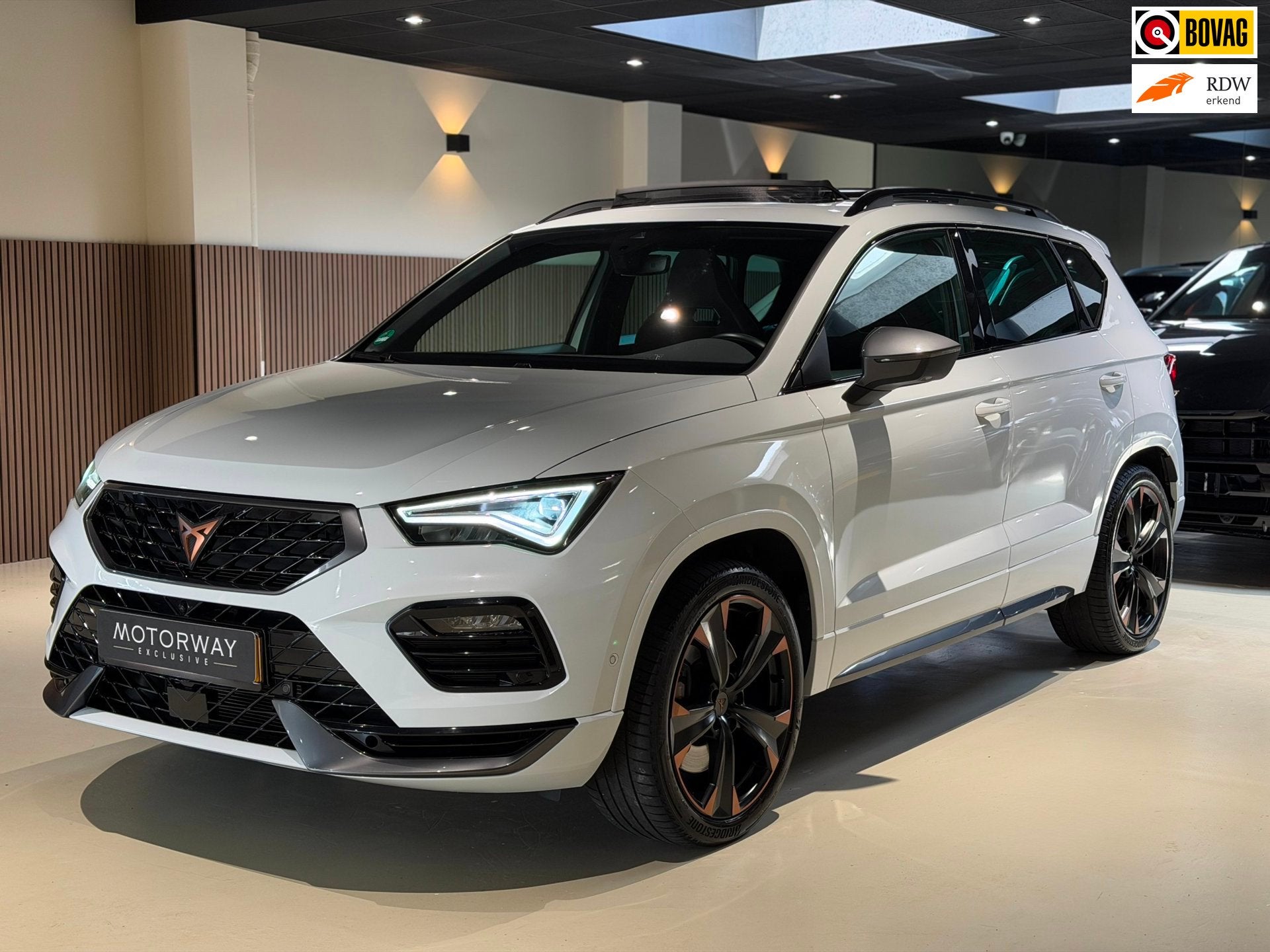 Cupra ATECA 2.0 TSI 4DRIVE|VZ|Pano|Beats|360|Matrix|, Auto's, Gebruikt, 4 cilinders, 1984 cc, Wit