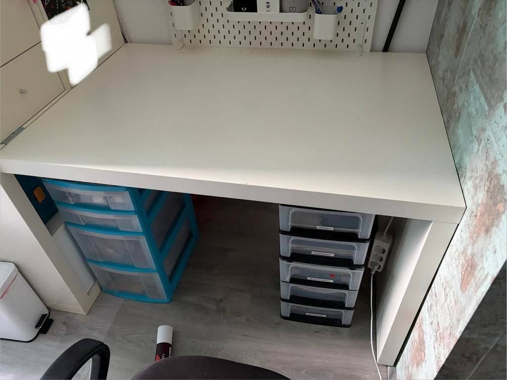 Expedit/ kallax bureau, Huis en Inrichting, Bureaus, Ophalen, Zo goed als nieuw