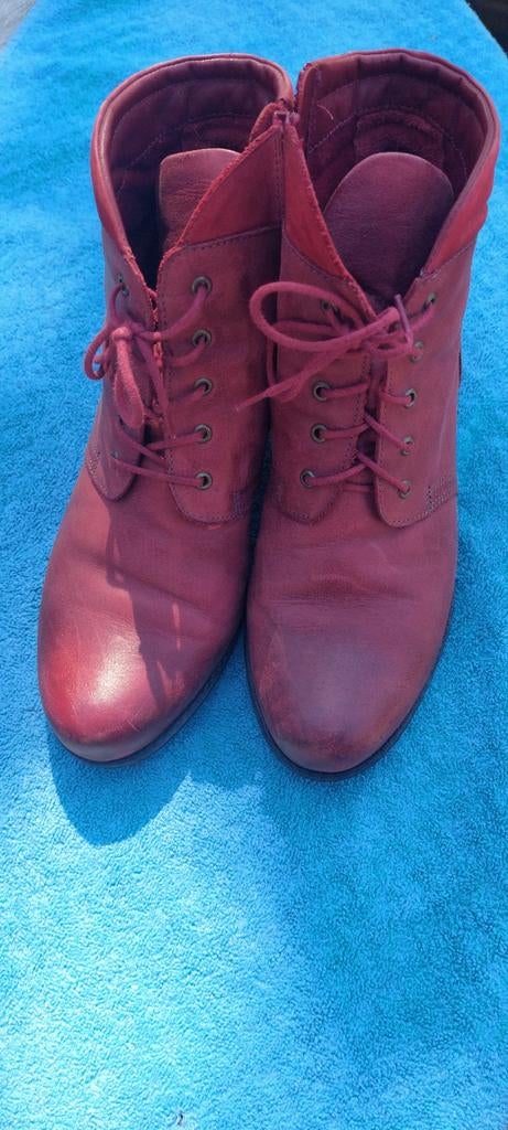 Rode laarsjes. Maat 39  Think!, Kleding | Dames, Schoenen, Think!, Lage of Enkellaarzen, Ophalen of Verzenden, Zo goed als nieuw