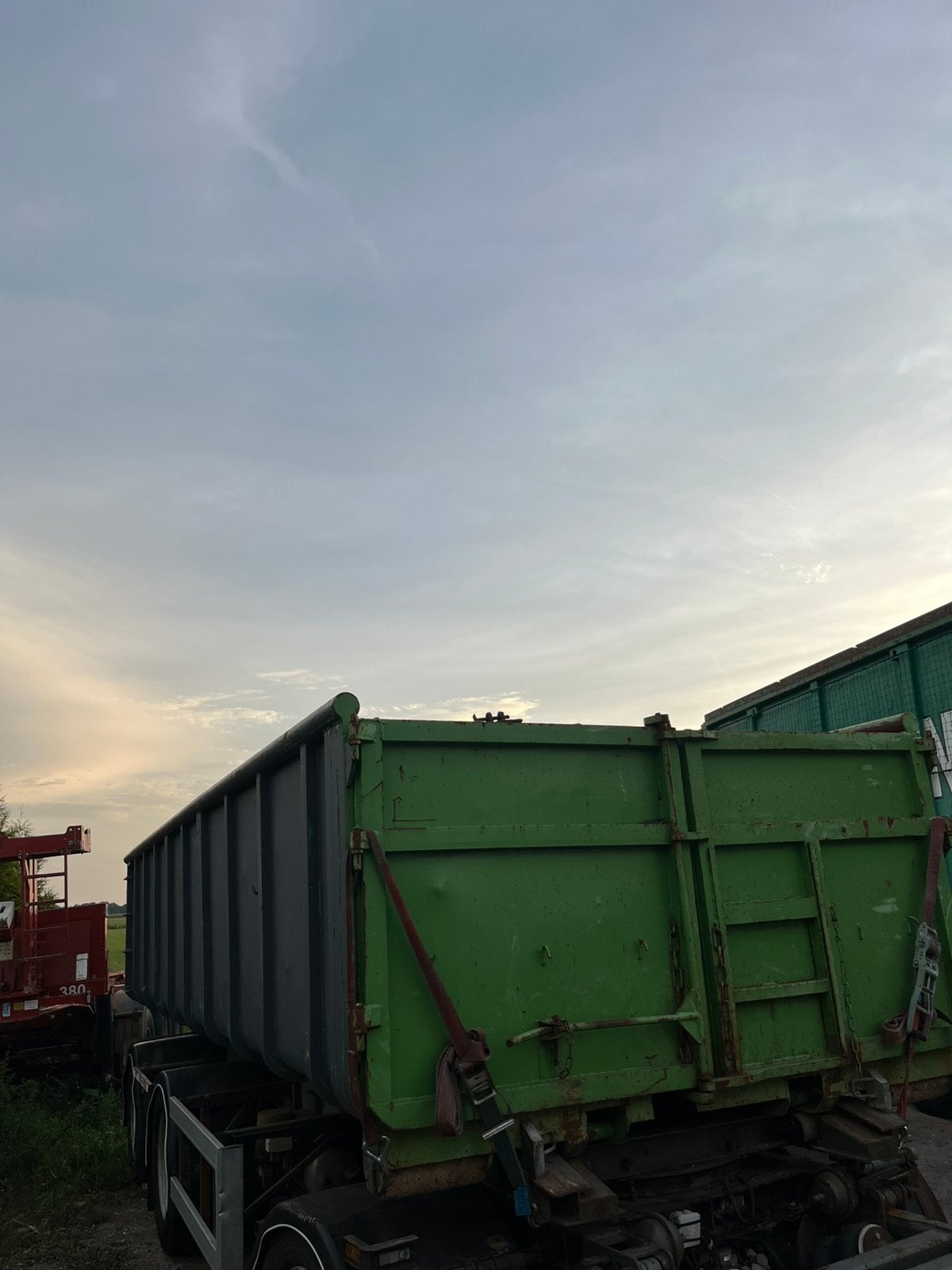 Container bak 18 kuub haak en kabel oppak, Ophalen of Verzenden