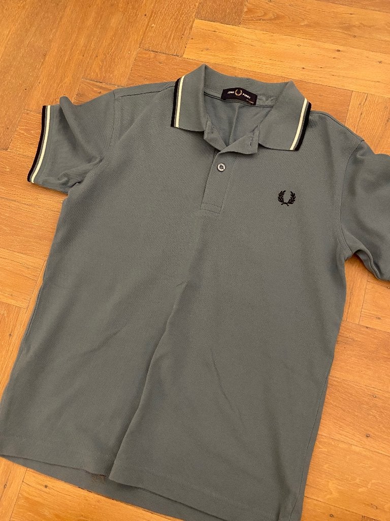 Fred Perry polo 146-152, Kinderen en Baby's, Kinderkleding | Maat 146, Ophalen of Verzenden, Nieuw, Jongen, Shirt of Longsleeve
