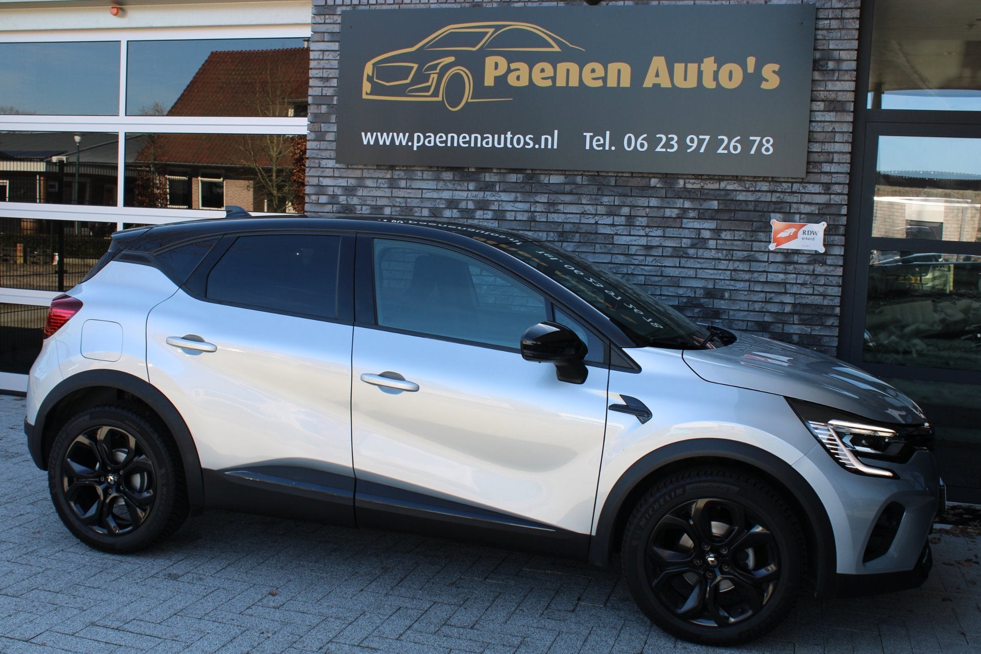 Renault Captur 1.3 mild hybrid 140 Black Line|Cam|CC|AppleCa, Auto's, Renault, Gebruikt, 4 cilinders, Leder en Stof, Bedrijf