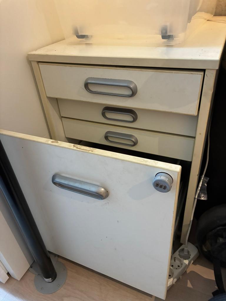Gratis afhalen - archief kast - lades - kantoor bureaukastje, Ophalen, Gebruikt, 50 tot 100 cm, 3 of 4 laden
