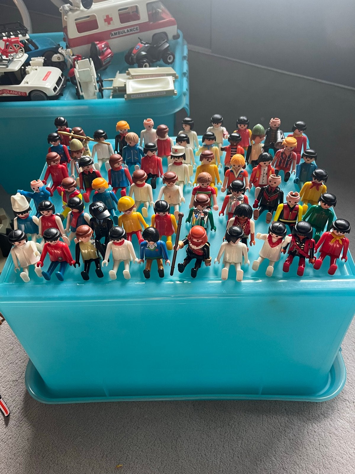 Playmobil jaren 70/80: 57 poppetjes, kasteel, ziekenhuis, vo, Gebruikt, Losse onderdelen, Ophalen of Verzenden, Figuren