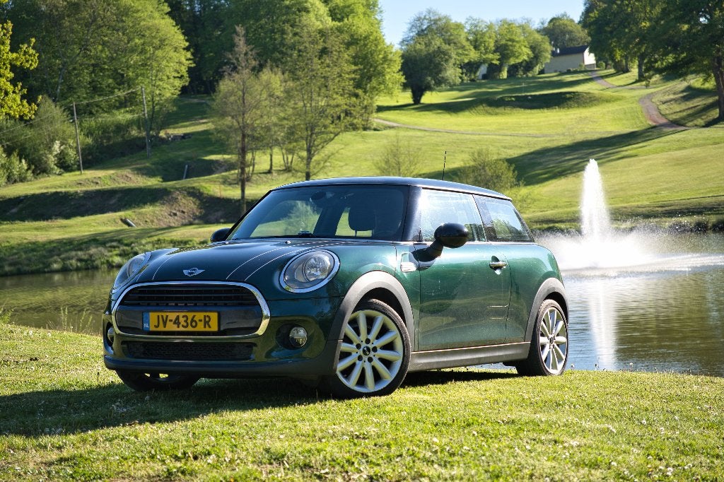 MINI Cooper 1.5 Pepper Business | British Racing Green, Auto's, Voorwielaandrijving, Start-stop-systeem, 49 €/maand, Origineel Nederlands