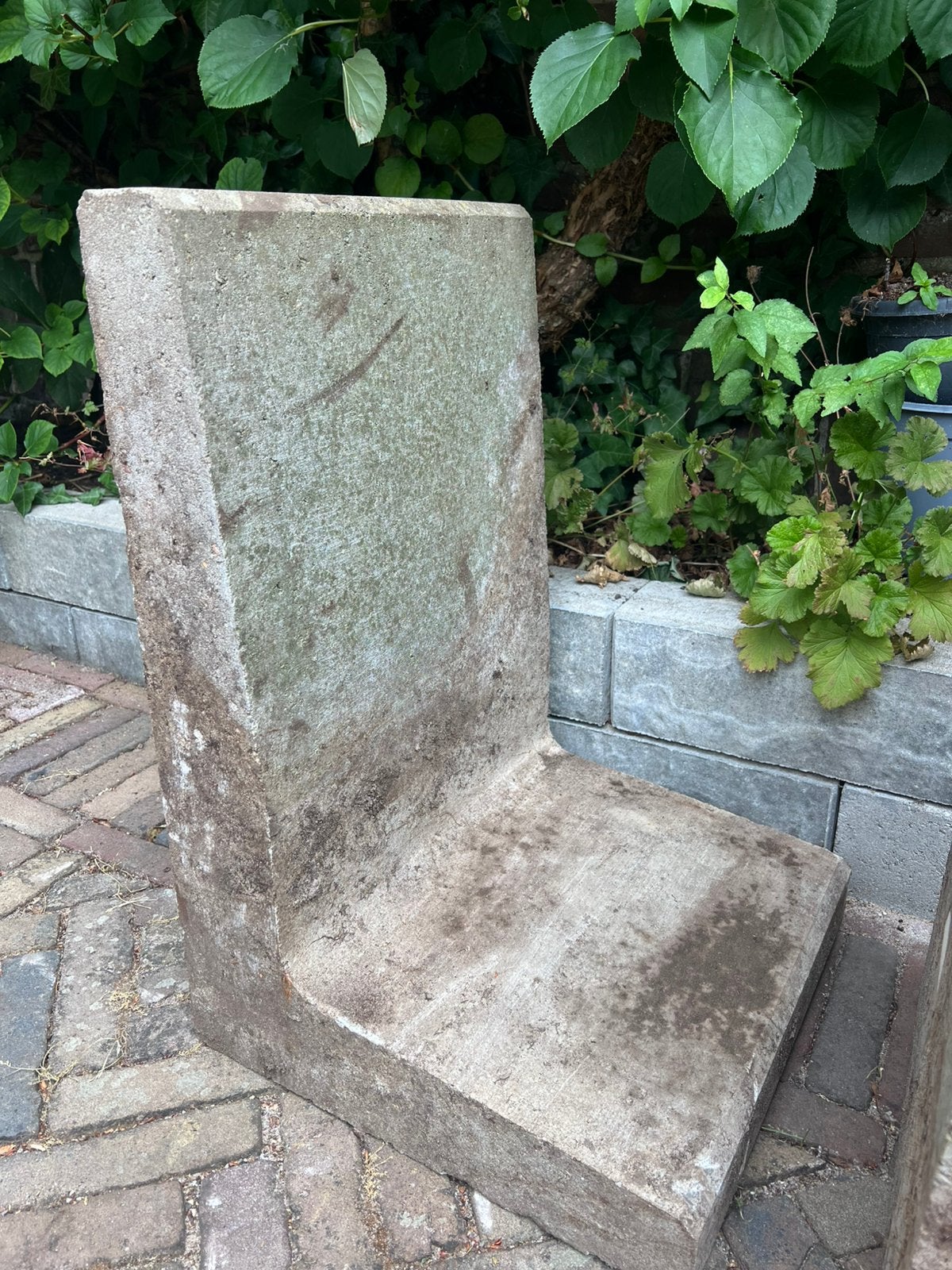 4 gebruikte betonnen L-elementen 60x40x40cm, Tuin en Terras, Bielzen en Borders, Ophalen, Gebruikt, 25 cm of meer, Beton
